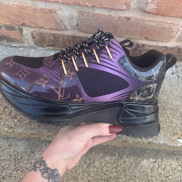 Louis Vuitton Sneakers // LV Runaway Pulse Trainers - Picture 3 of 7